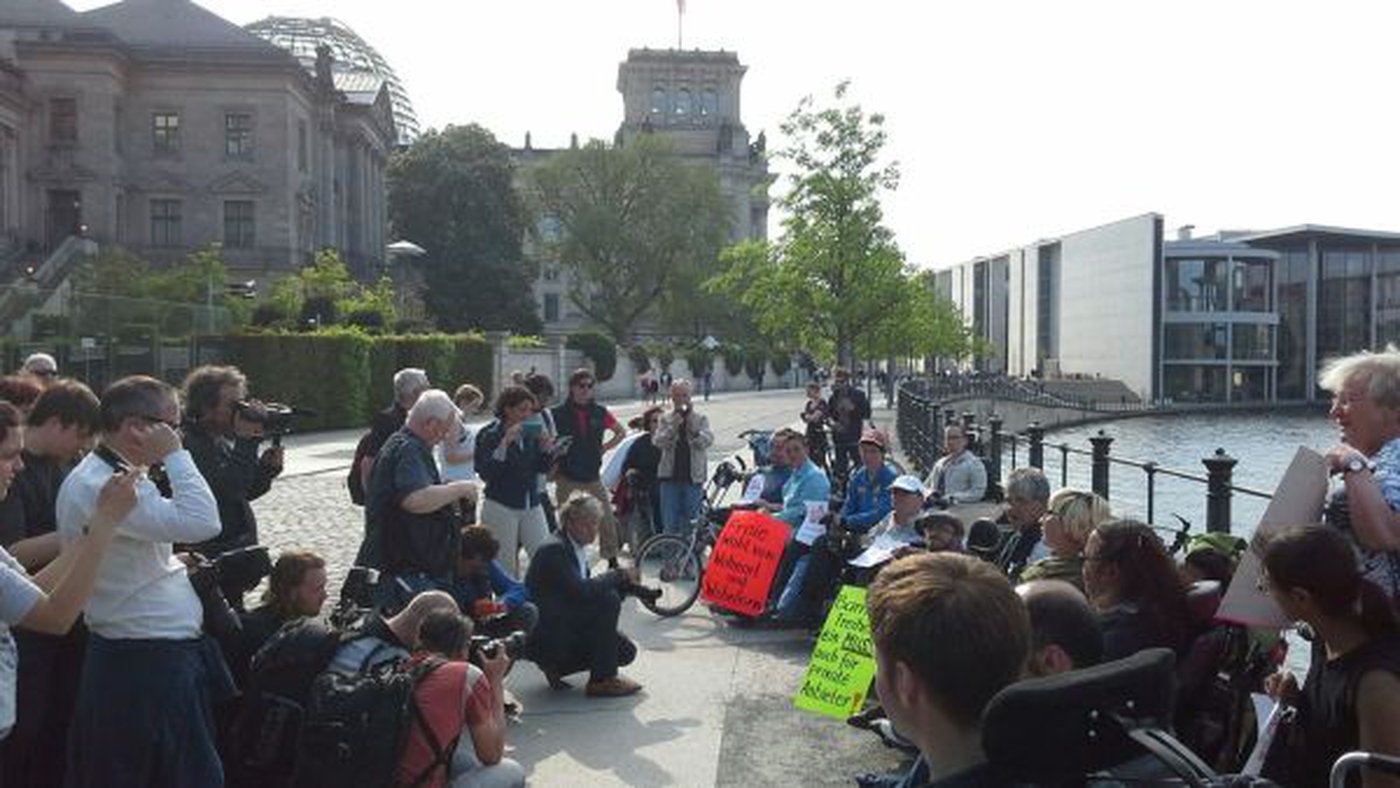 Protestaktion am Reichstag in Berlin am 11.5.2016