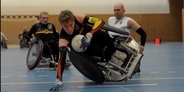 Spielszene beim Rollstuhlrugby