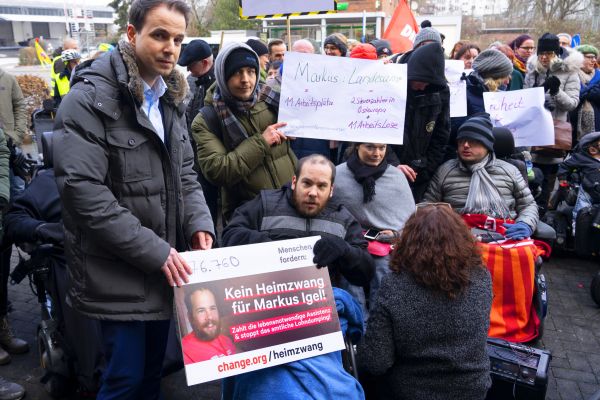 Bild von der Demo für Markus Igel am 24.1.19 in Saarbrücken