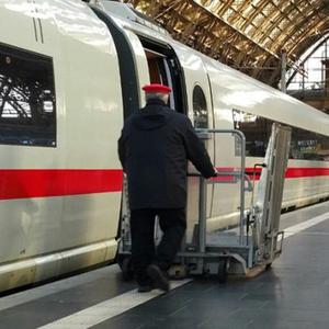 Hublift der Deutschen Bahn