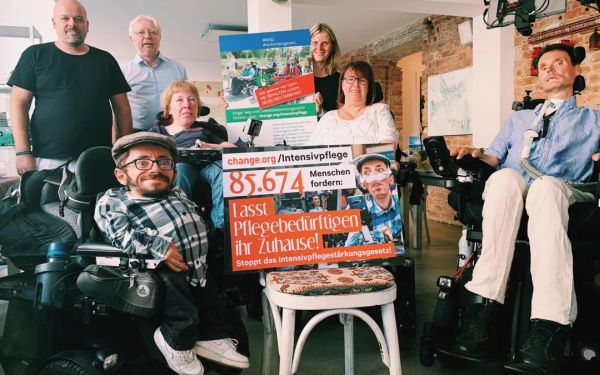 Bild mit über 85.000 Unterschriften für Petition