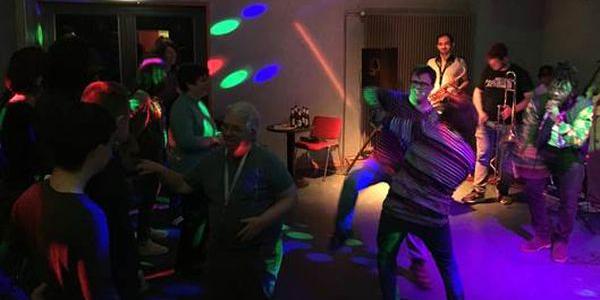Ausgelassene Stimmung bei der ersten berl.in Clubnight im Berliner Treff