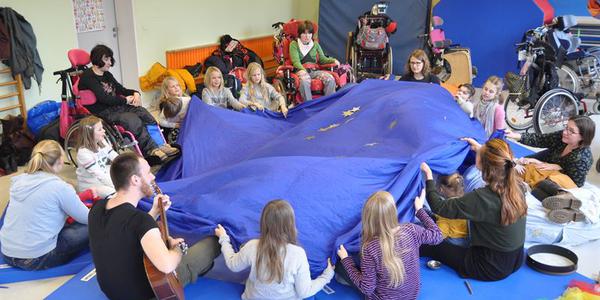 Kinder mit und ohne Behinderung finden zusammen