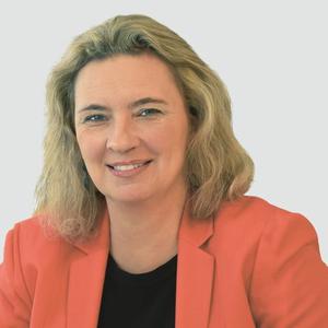 Kerstin Schreyer. Staatsministerin für Familie, Arbeit und Soziales in Bayern