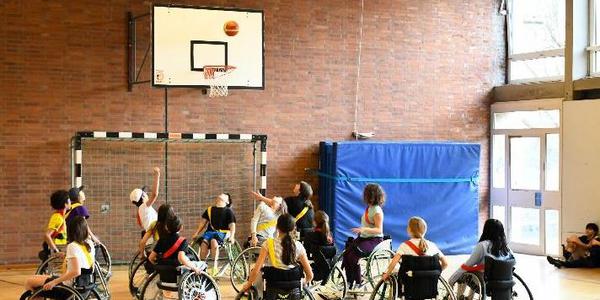 Rollstuhlbasketball an Schulen