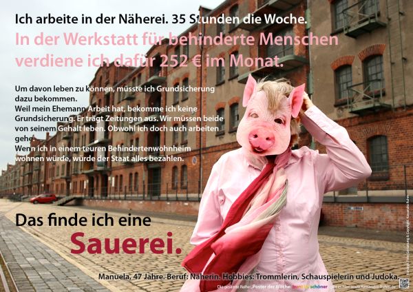 Frau in rosa mit Schweinchenmaske