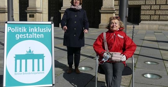 Aktion vor dem Abgeordnetenhaus Berlin am 5.5.20
