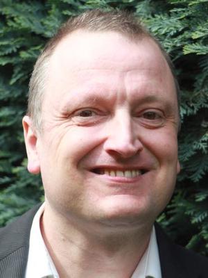 Portrait von Dr. Carsten Rensinghoff