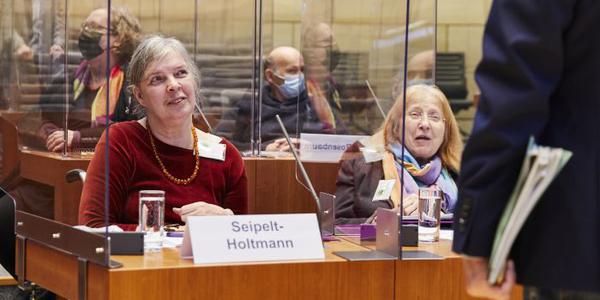 Blick in den Düsseldorfer Landtag während der  Anhörung zum Teilhabe-Bericht