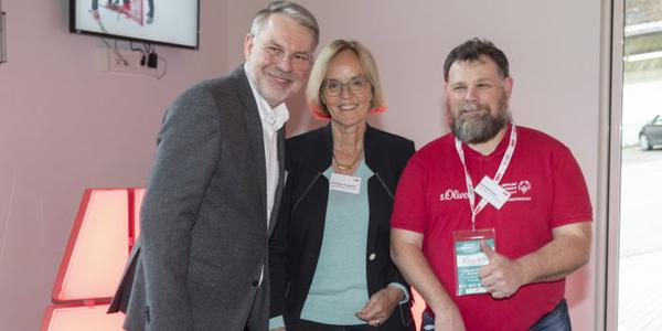 Foto von ABB-Vorstandsvorsitzender Krabbe, SOD-Präsidentin Krajewski und  Athletensprecher Solomeyer