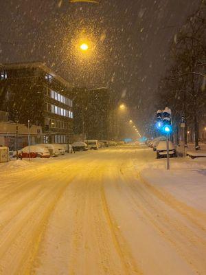 Verschneite Straße in Kassel