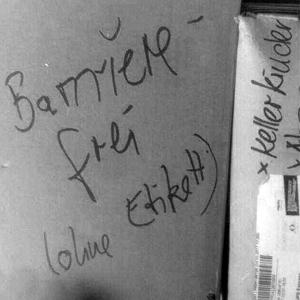 ein Photo mit Schriftzug Barierefrei ohne Etikett