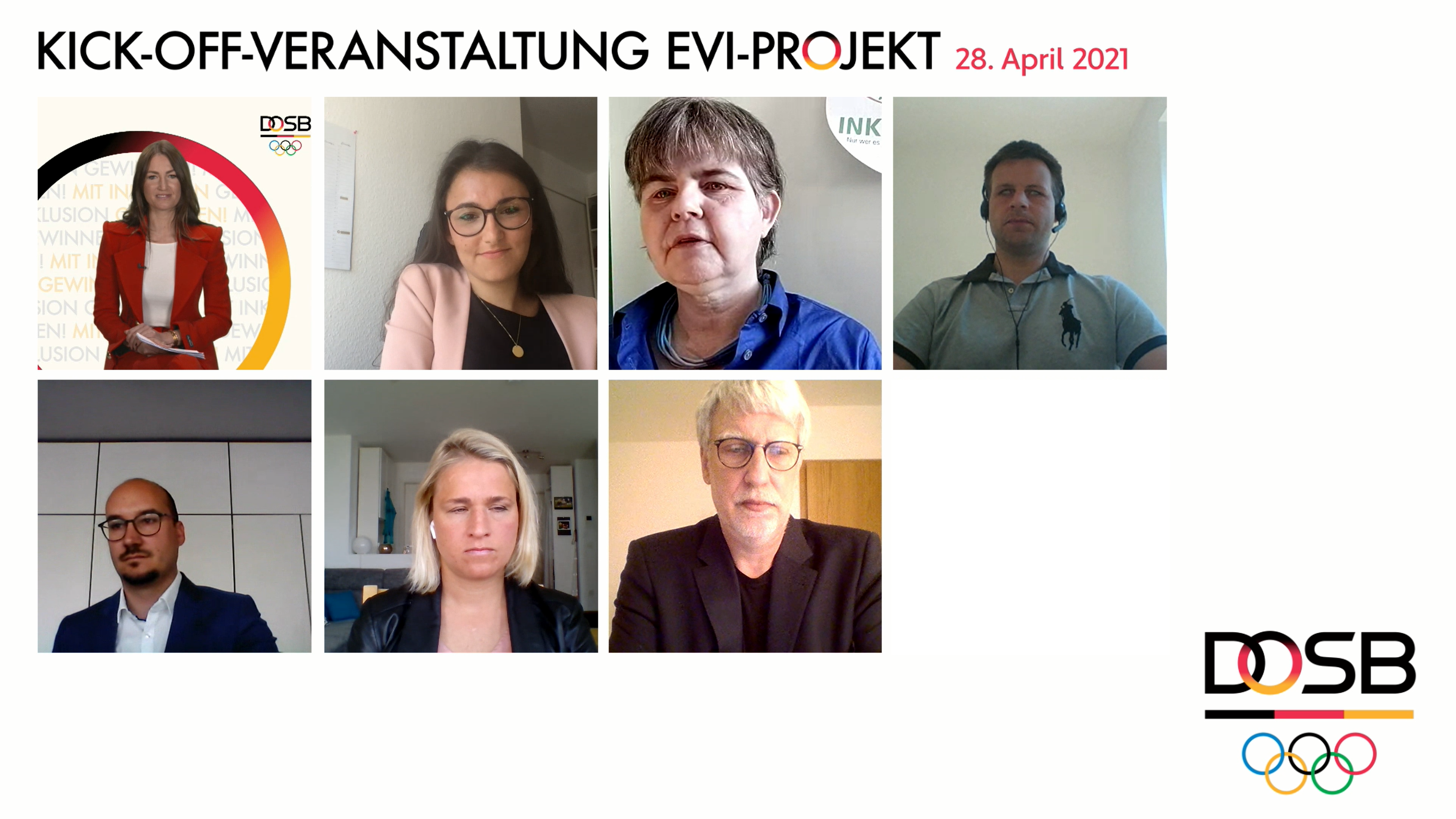 Teinehmerinnen und Teilnehmer der Podiumsdikussion während des Projektstarts