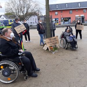 Mahnwache für die Opfer von Potsdam am 5. Mai 2021 in Marburg
