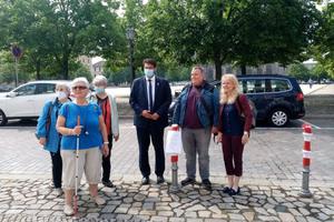 Polleraktion vor dem Landtag in Magdeburg