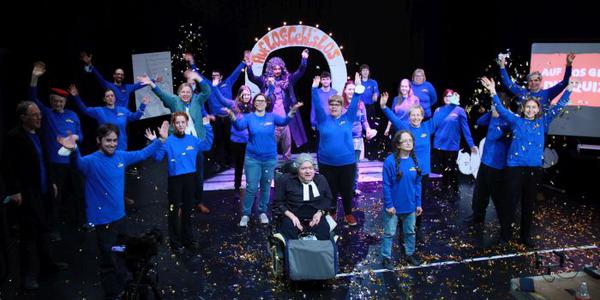 Gruppenfoto des Teams des Theaters Miteinander
