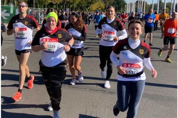 Läufer der Special Olympics beim Jubiläums-Lauf
