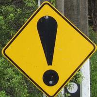 Warnschild mit Ausrufezeichen