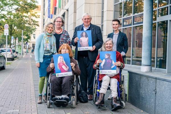 Minister Laumann beim Netzwerk Frauen und Mädchen mit Behinderung / chronischer Erkrankung