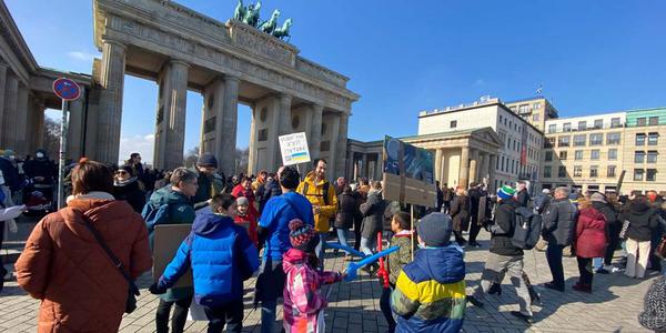 Foto zeigt Grußdemo in Berlin