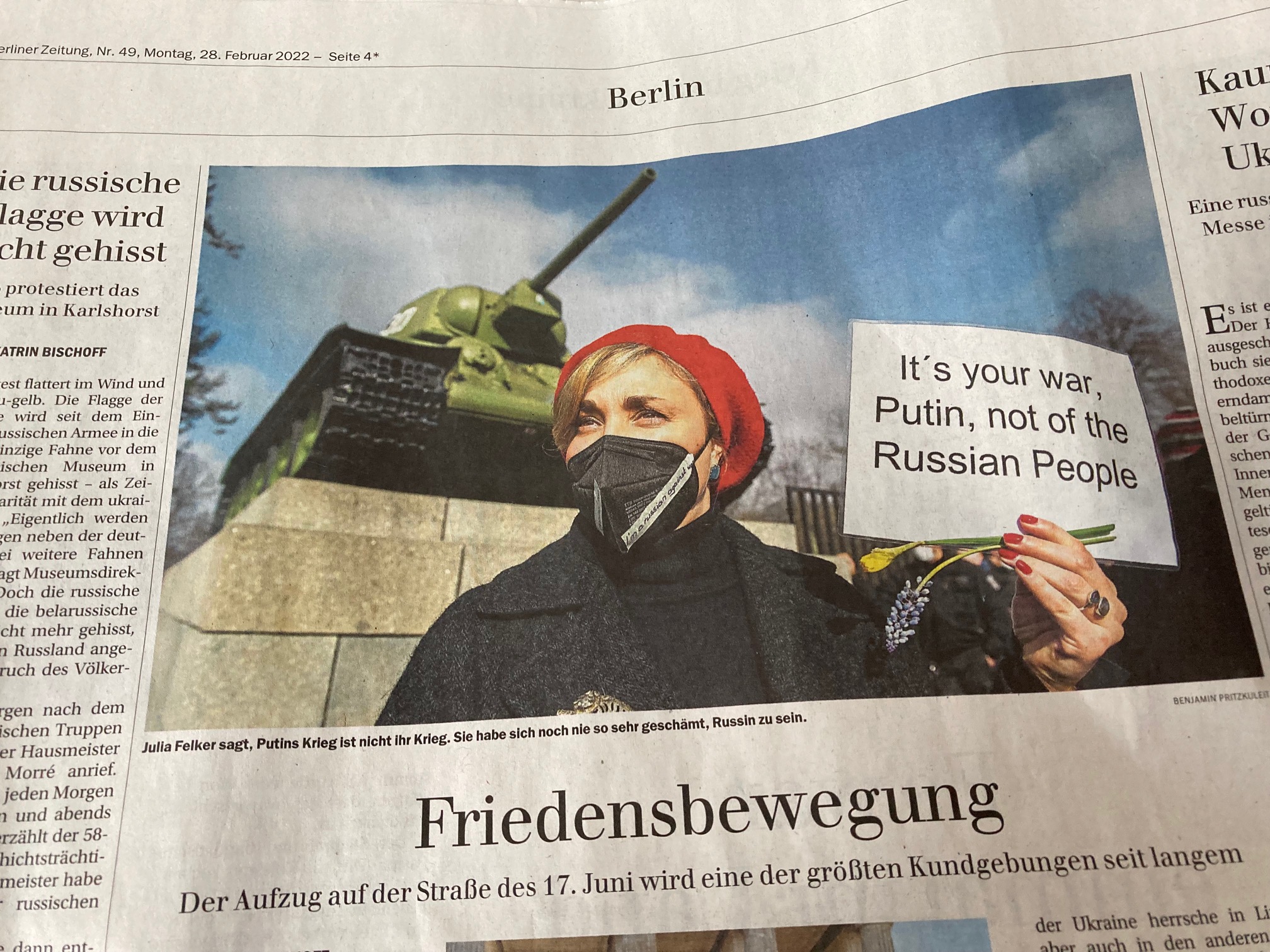 Foto zeigt Ausschnitt aus Berliner Zeitung vom 28.02.22