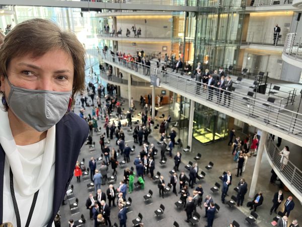 Irmgard Badura bei der Bundesversammlung 2022 im Paul-Löbe-Haus