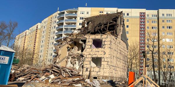 Foto zeigt Abrisshaus in Marzahn