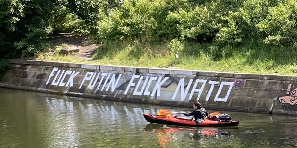 Foto zeigt Paddler in Richtung Spree