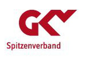 Logo aus einem  roten G mit angedeutetem K und hochgestelltem  V.