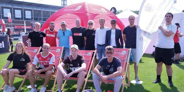 Gruppenfoto der Vertreter beider Stiftungen