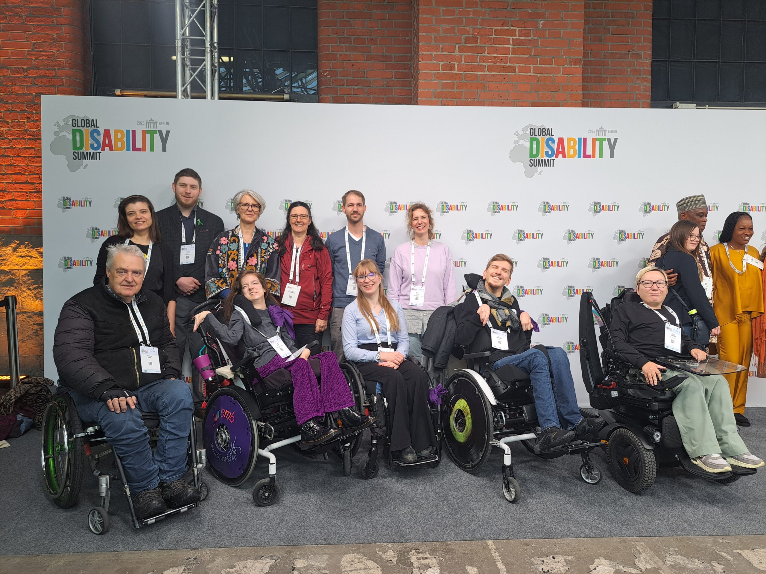 Junge behinderte Menschen treffen die ISL beim Global Disability Summit