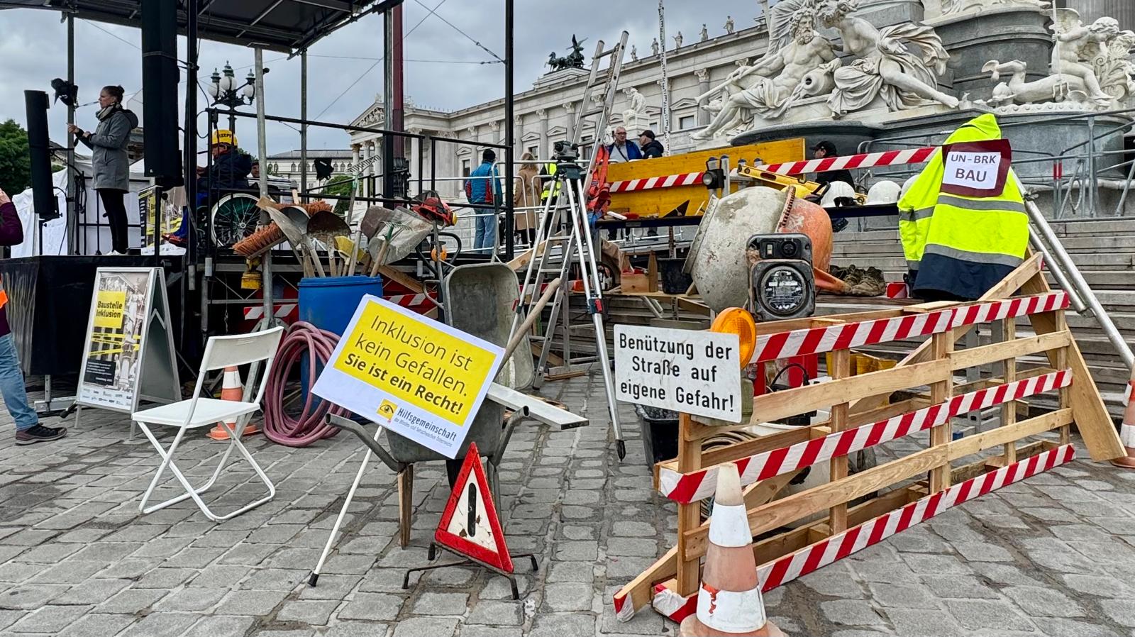Bild von der Baustelle Inklusion vor dem österreichischen Parlament