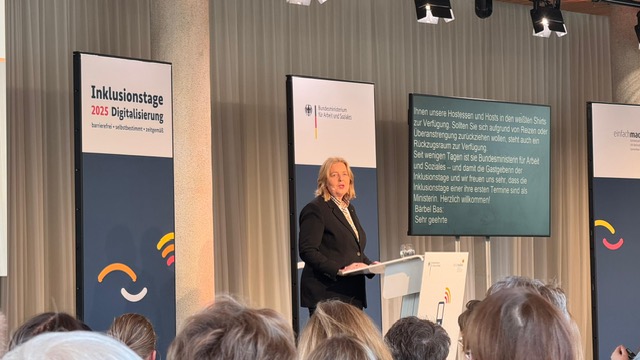 Bärbel Bas auf der Bühne bei den Inklusionstagen 2025