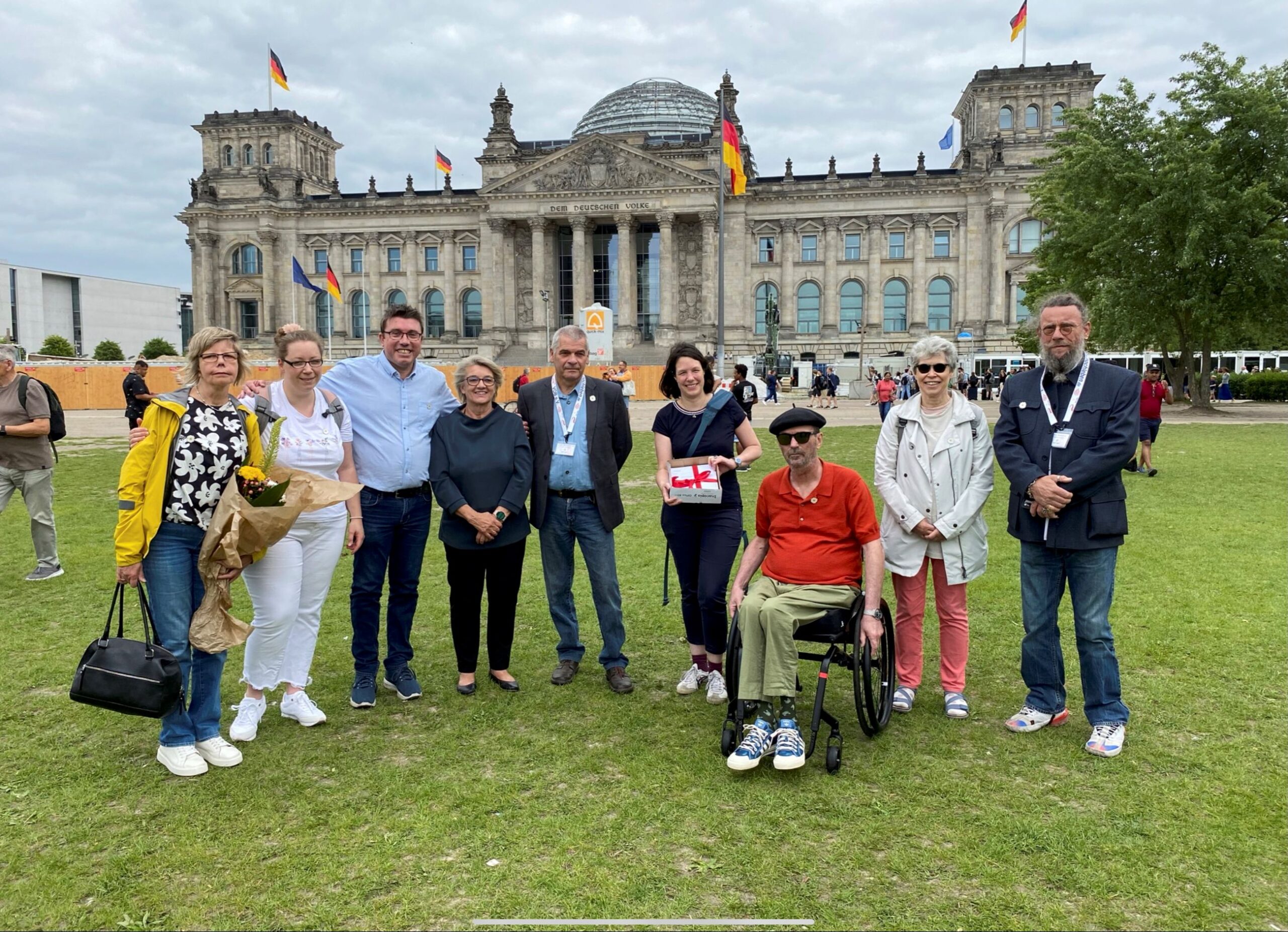 Opfer von Blutskandal vor dem Reichstag
