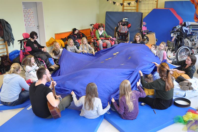 Kinder mit und ohne Behinderung finden zusammen