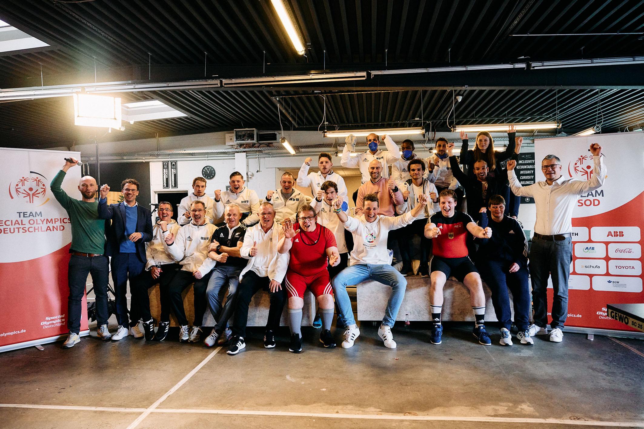 Gruppenbild von Sportlerinnen und Sportlern aus Berlin und Thüringen