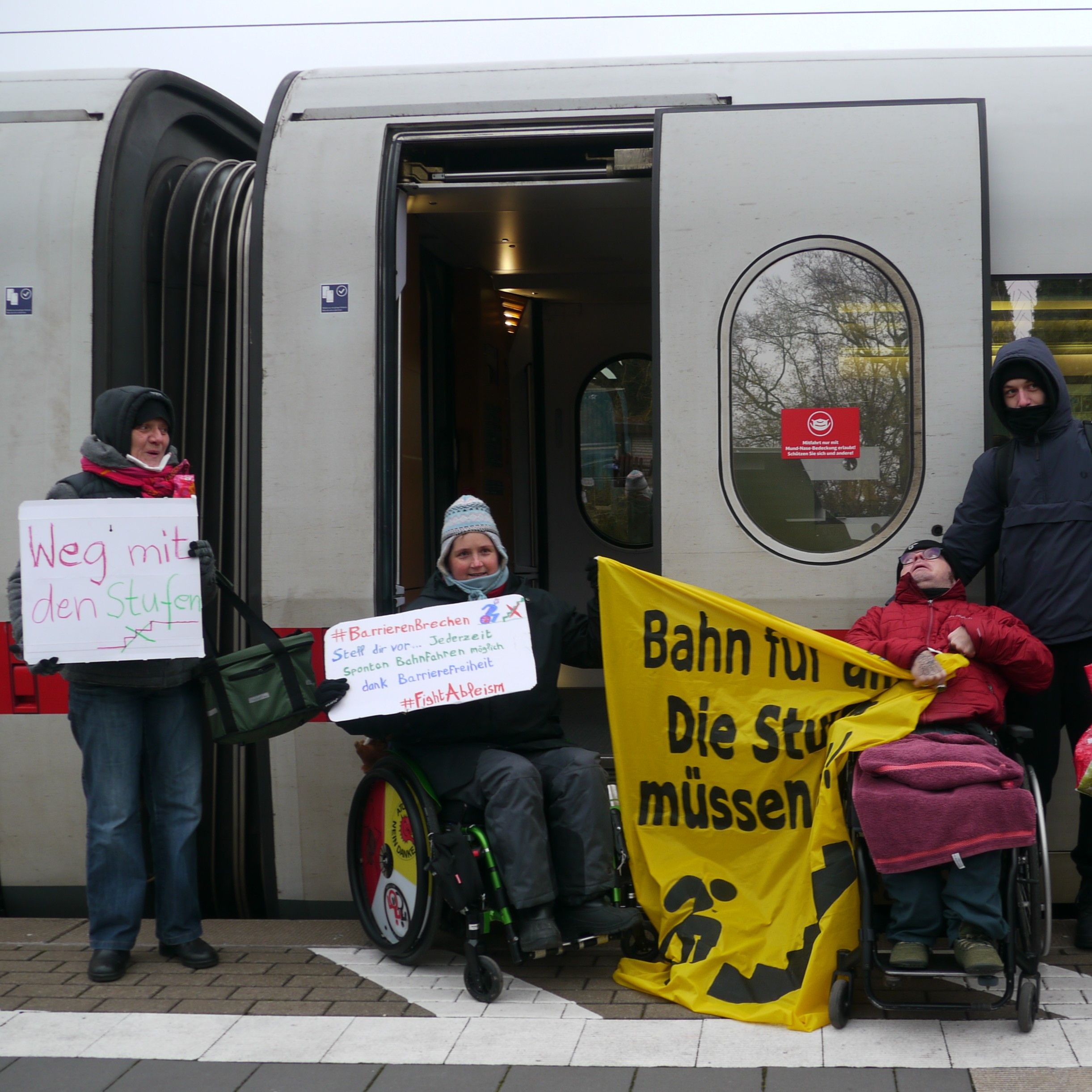 Bahn-Aktion in Lüneburg am 3.12.22