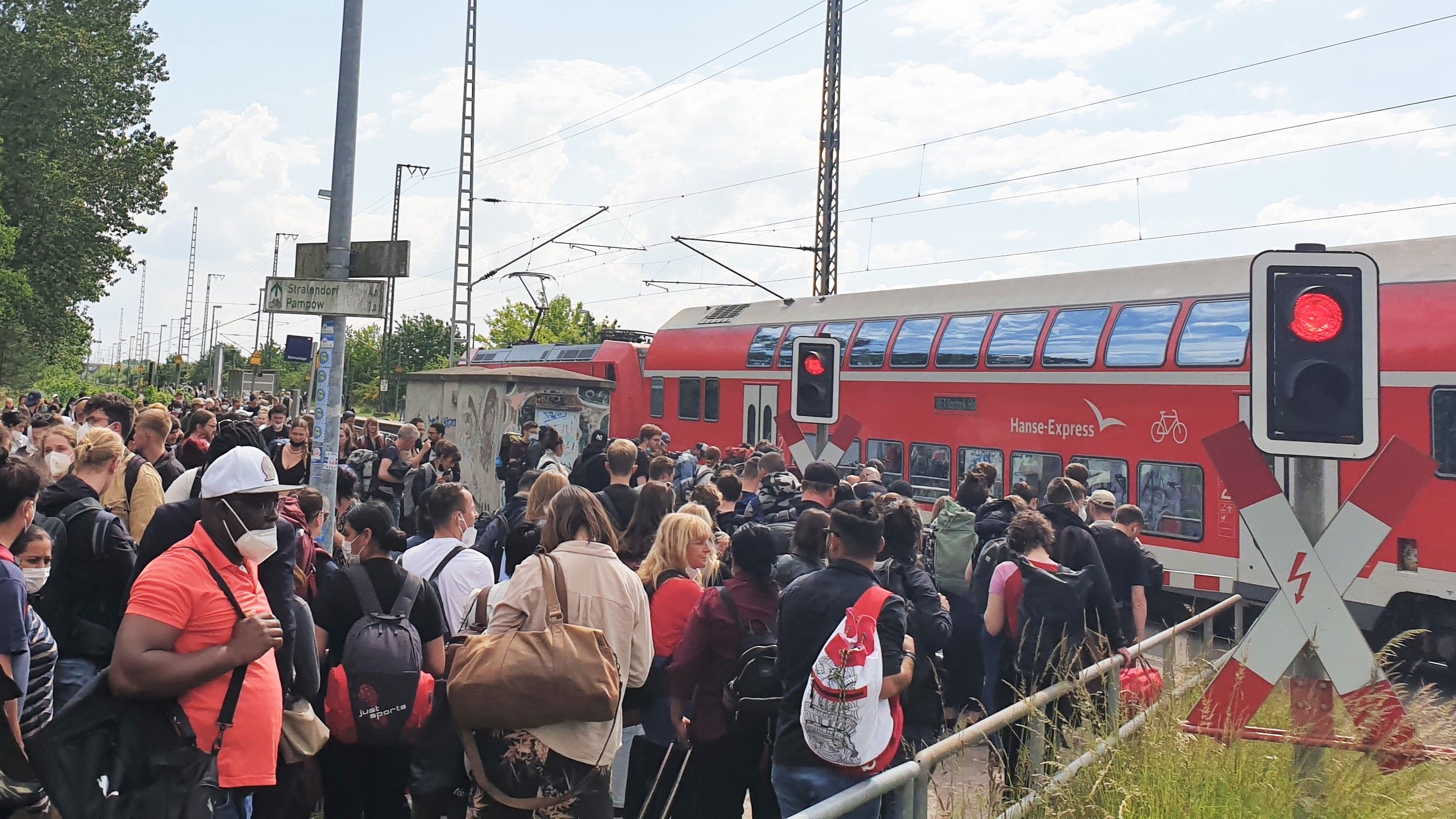 Menschenmenge am Bahnsteig