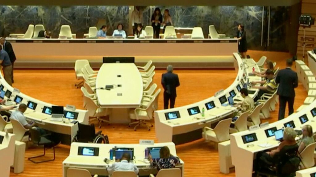 Blick in den Saal der Staatenprüfung Österreichs in Genf