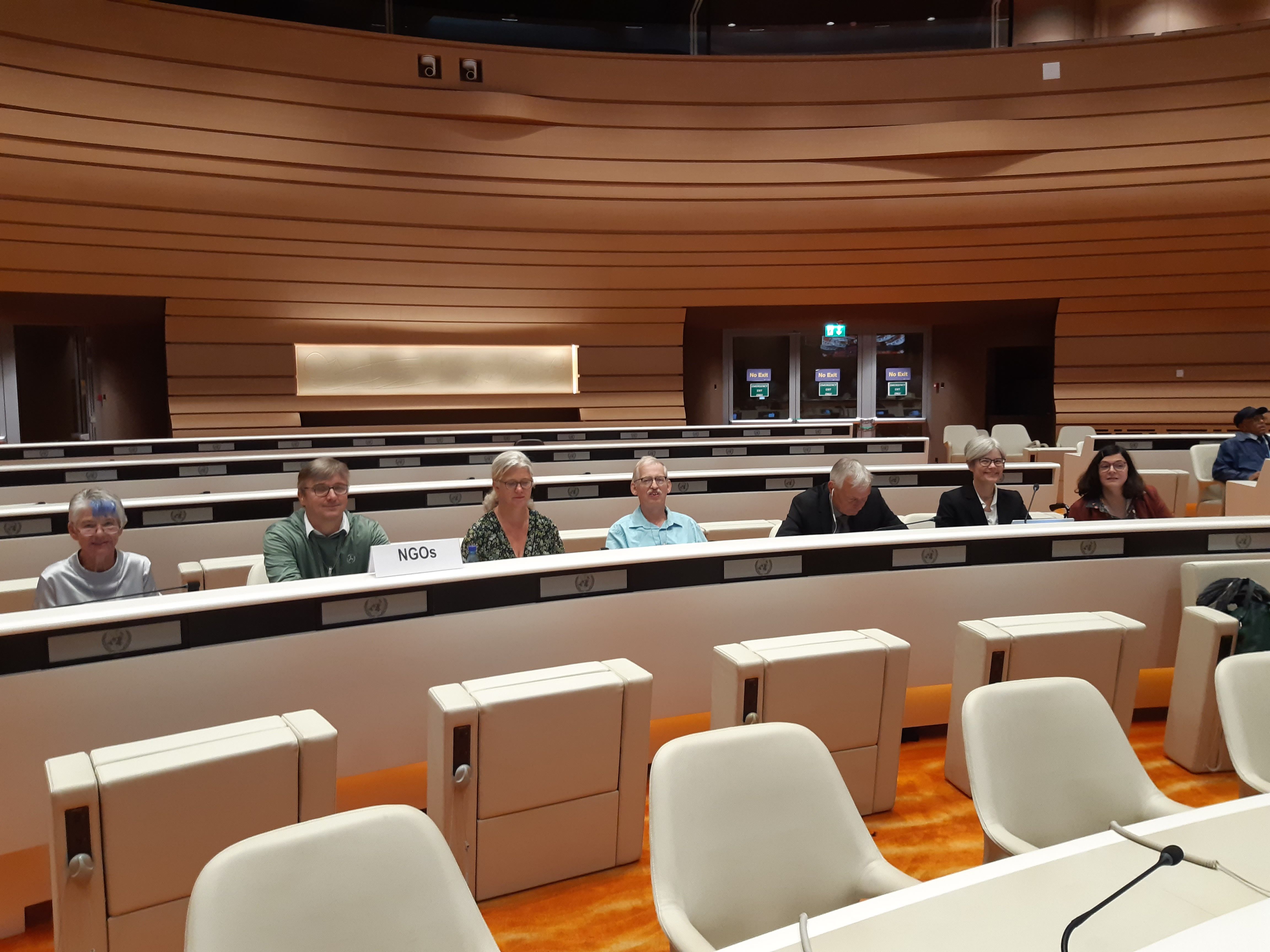 Deutsche Delegation im Sitzungsaal der UNO in Genf