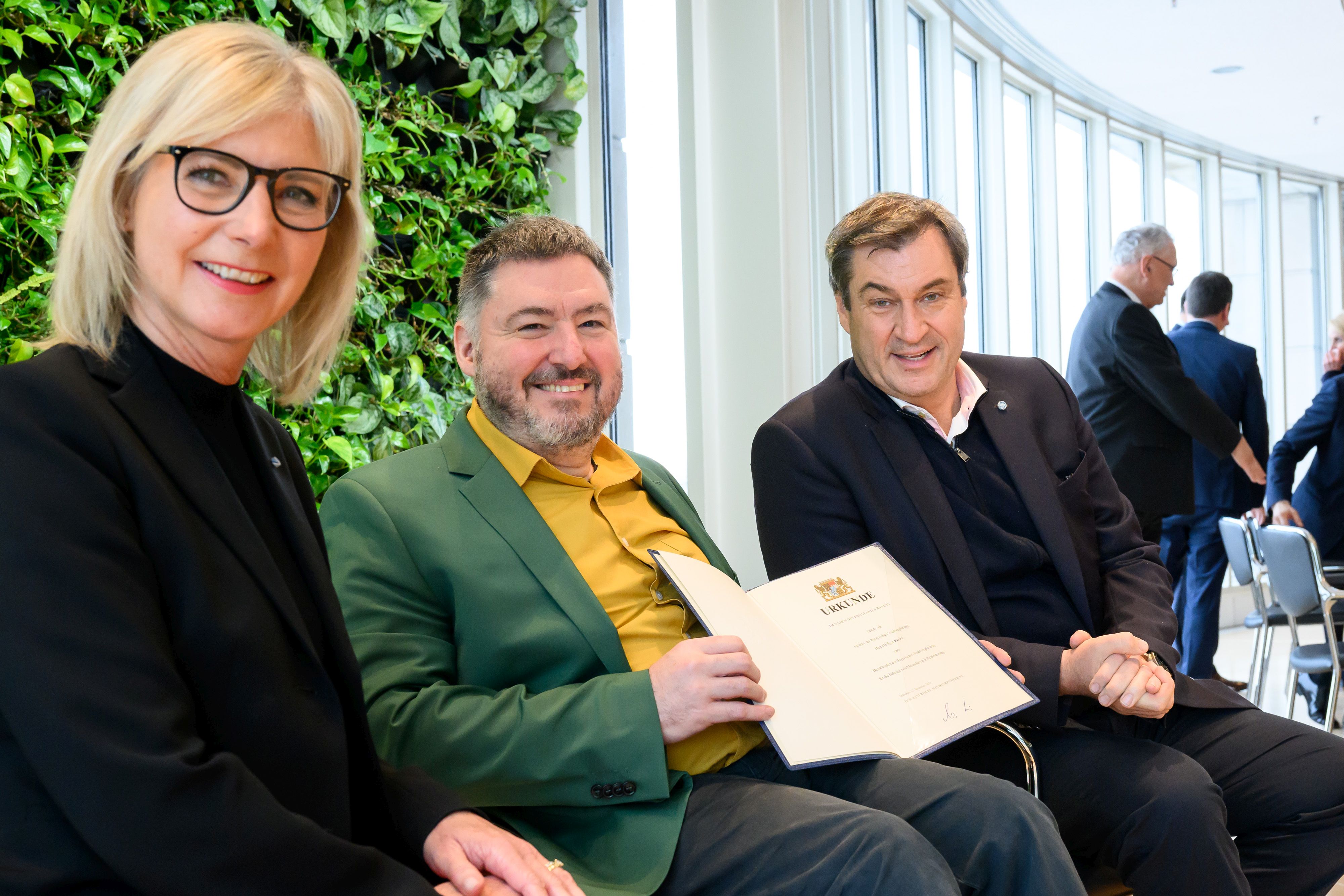 Ulrike Scharf, Holger Kiesel und Markus Söder bei der Sitzung des bayerischen Ministerrats