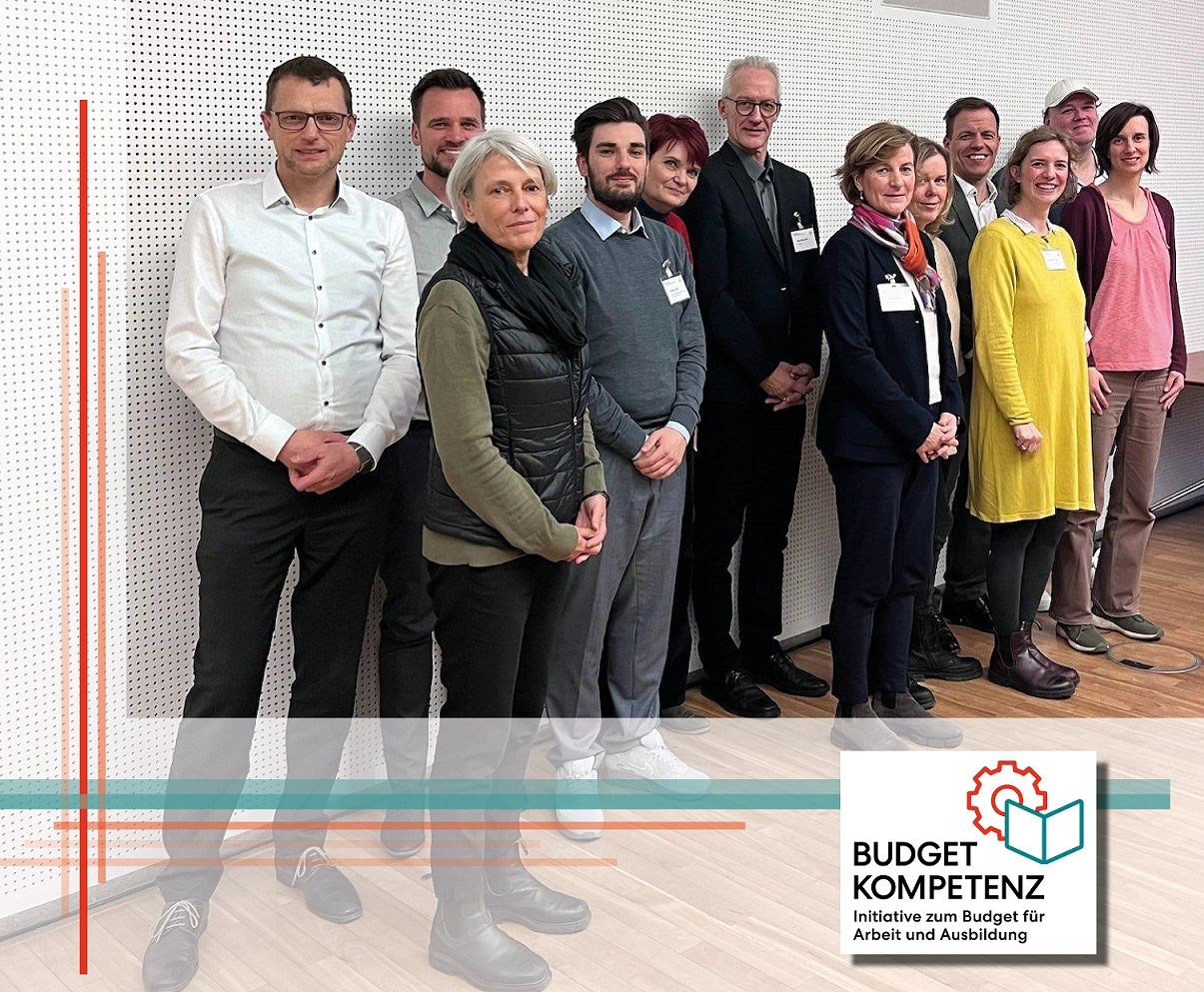 Gruppenbild von der Beiratssitzung des Projekts Budgetkompetenz
