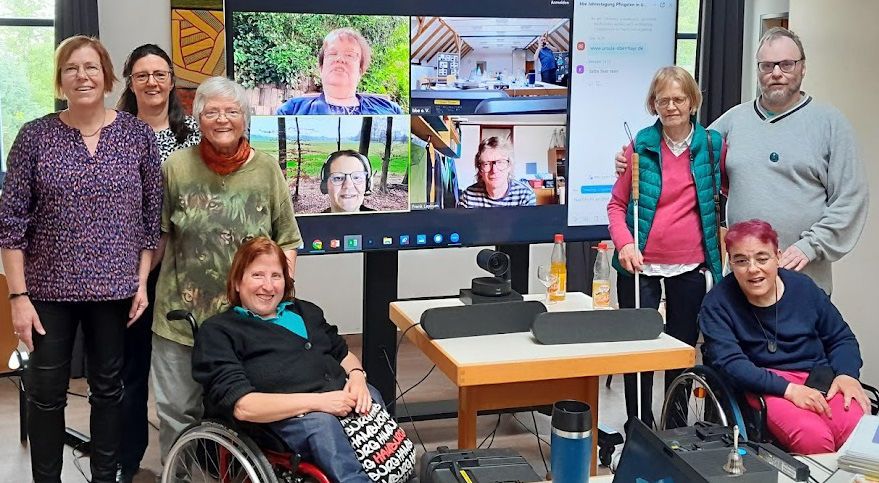 Bild vom 25jährigen Jubiläumstreffen der 4. Peer Counseling Weiterbildung in Uder