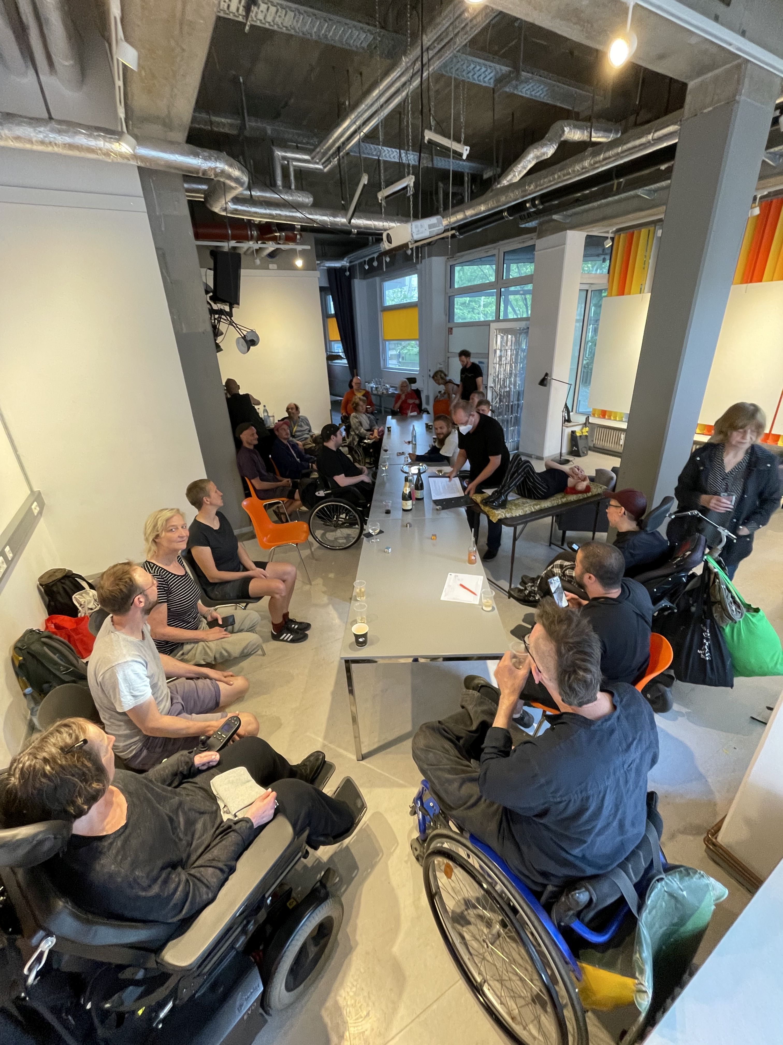 Bild von der Vertragsunterzeichnung